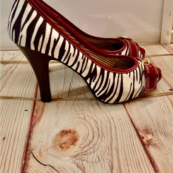 Steve Madden Zebra stripe and red accent heels! - Picture 2 of 2